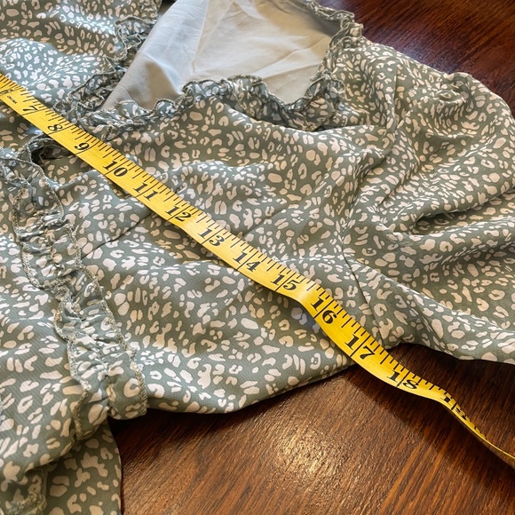 Amazon green and white ruffle dress - Picture 7 of 10